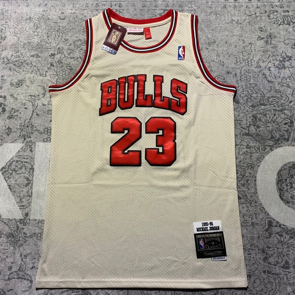Mitchell & Ness Michael Jordan Bulls Jersey  L Cream New 1995-96 HWC Swingman